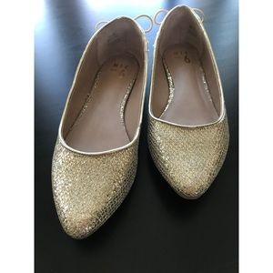 NWOT Gold Metalic Glitter Shoes